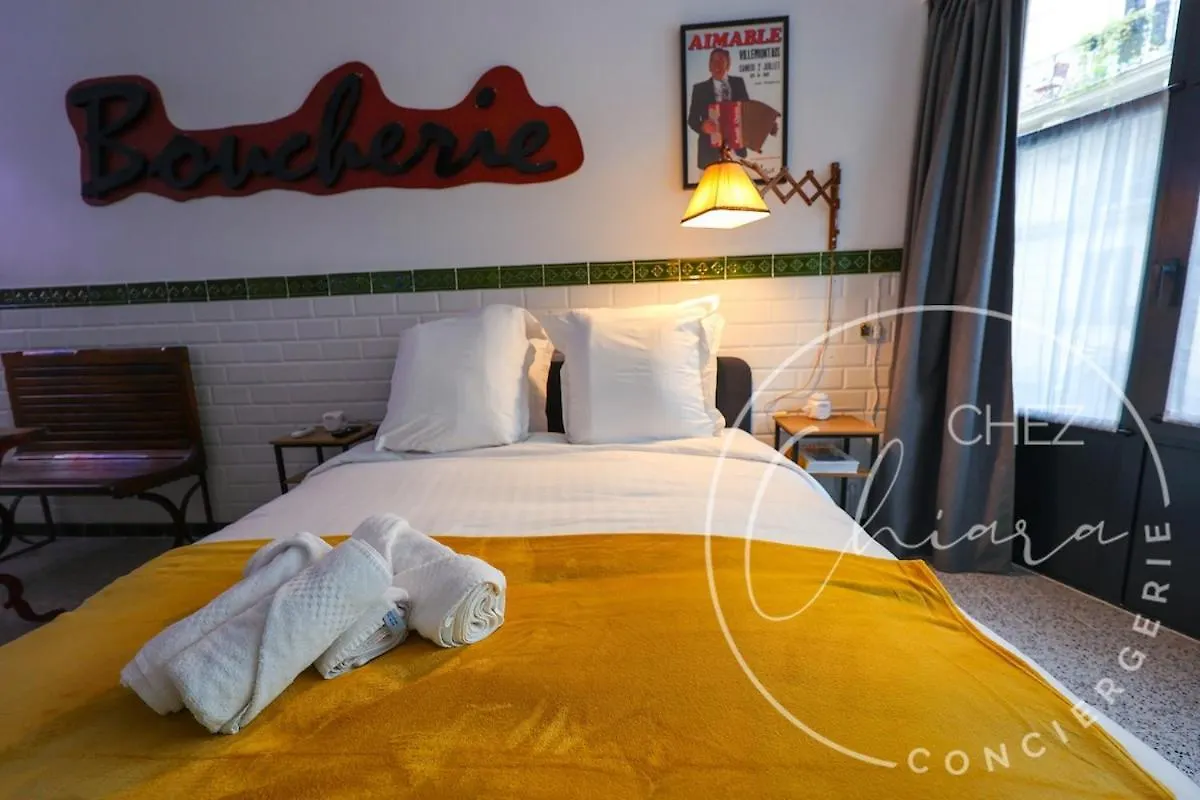 Paris Retro Bistro Escape Authentic & Cozy 아파트 0*,  프랑스