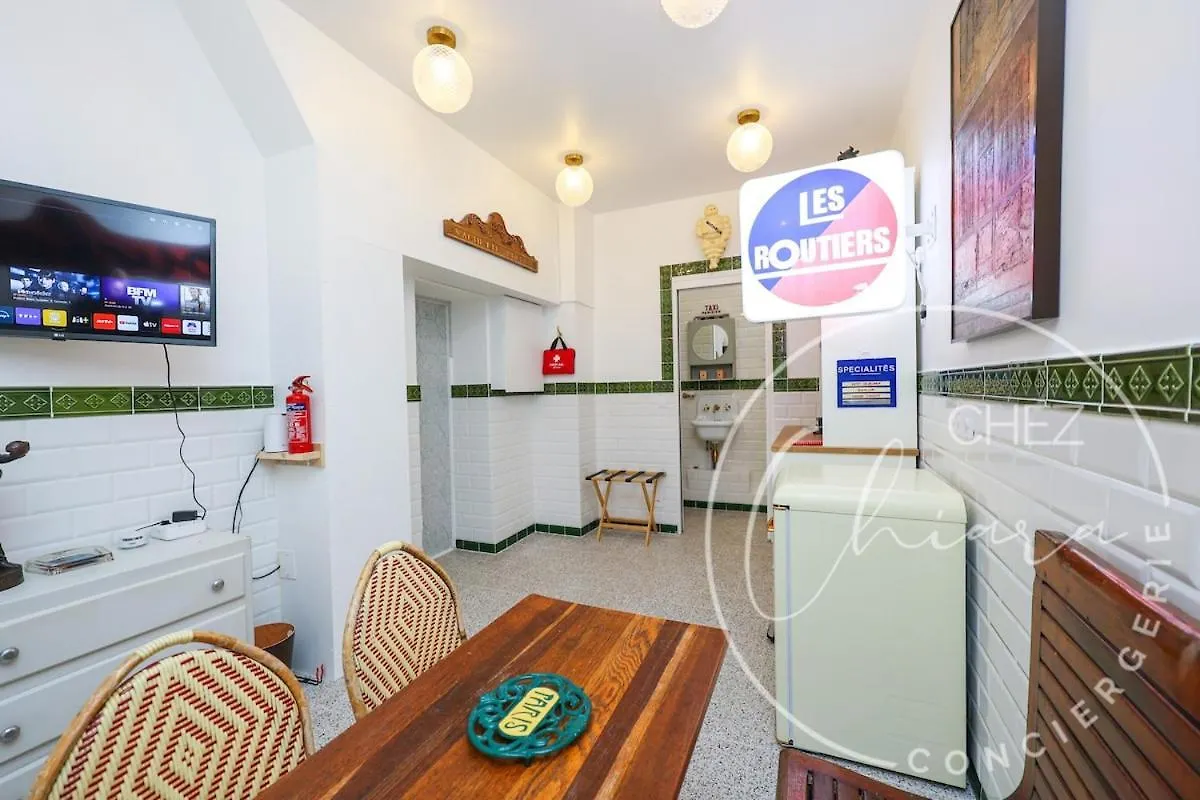 Paris Retro Bistro Escape Authentic & Cozy Lejlighed